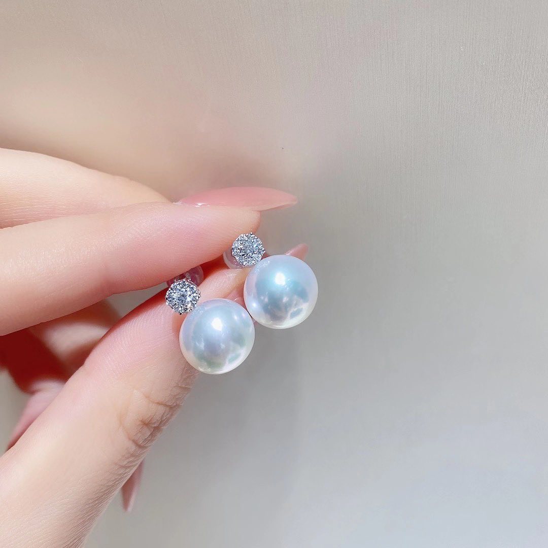 Sparkle White Pearl Earrings