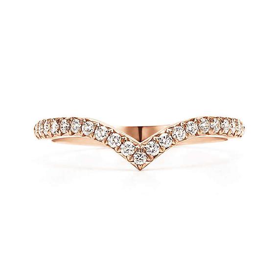 Diamond V Ring