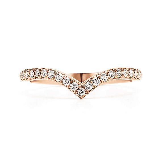 Diamond V Ring
